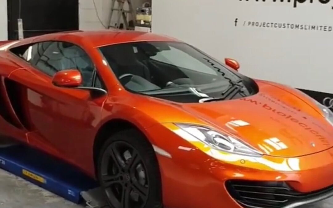 Project Customs complete car respray on McLaren MP4-12C!
