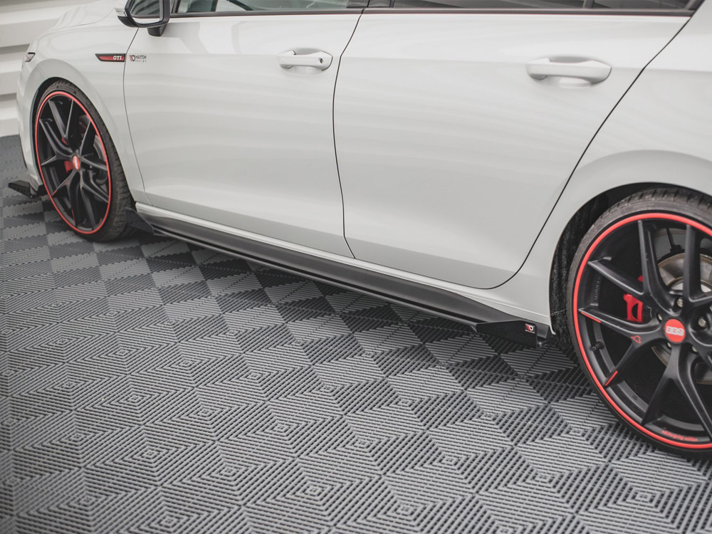 Side Flaps VW Golf 8 GTI / GTI Clubsport / R-line (2020-) - Image 3